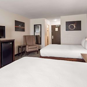 Queen Room Two Queen Beds Pet Friendly